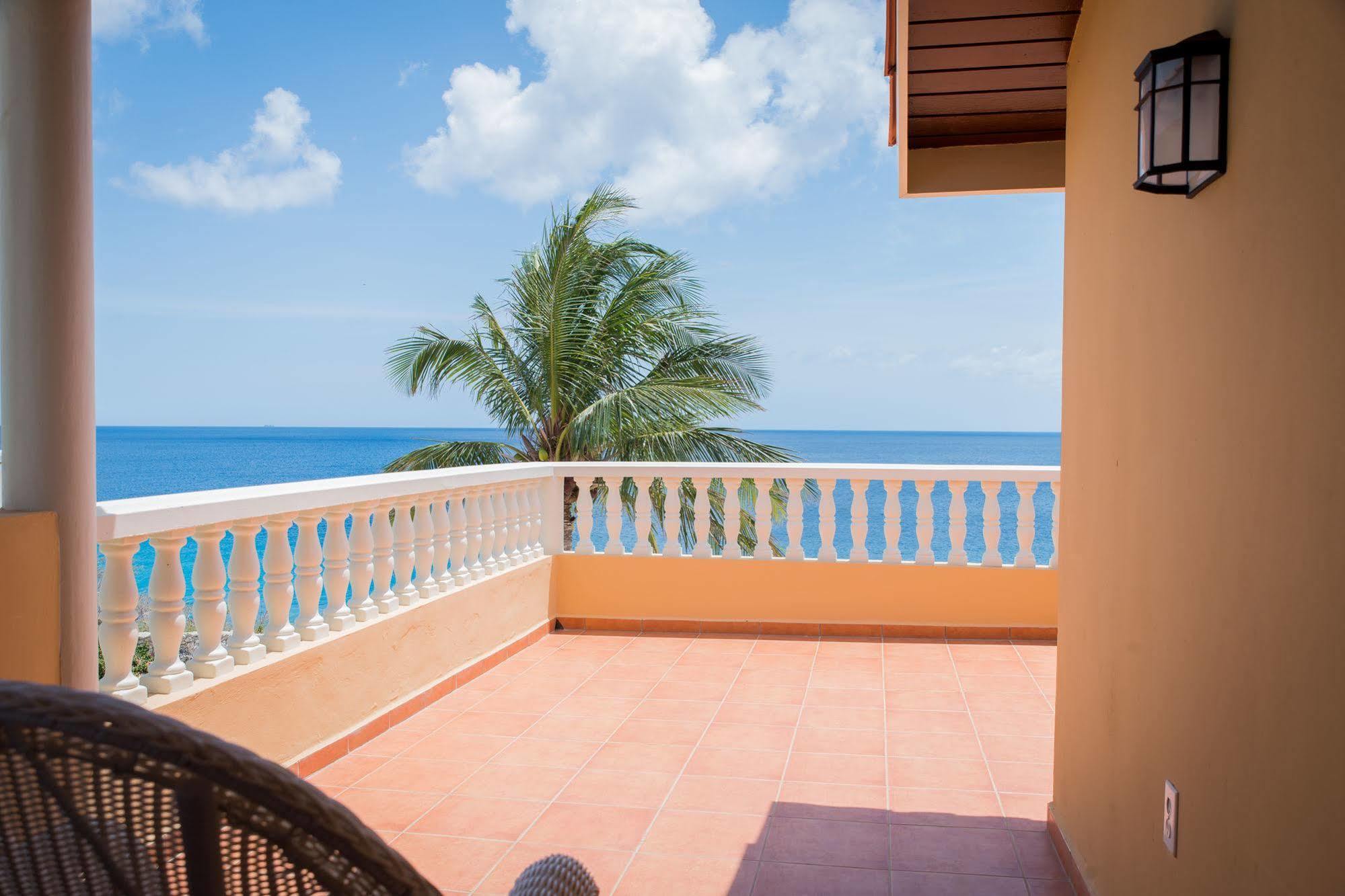 Lagun Blou Dive And Beach Resort Esterno foto